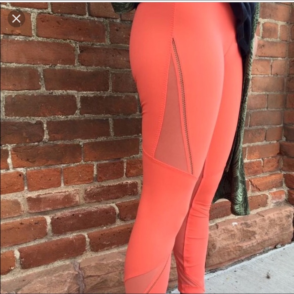 Lululemon Wanderlust Crops